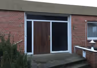 Moderne Haustür mit hoher Wärmedämmung und Sicherheitsverriegelung
